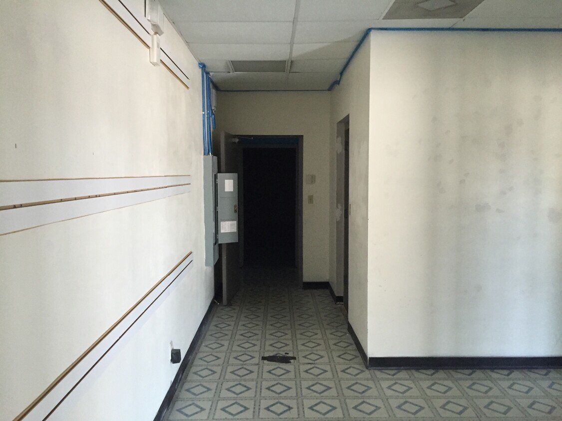 Retail/Medical Spaces For Lease: 1440 Dunn Ave, Jacksonville, FL 32218